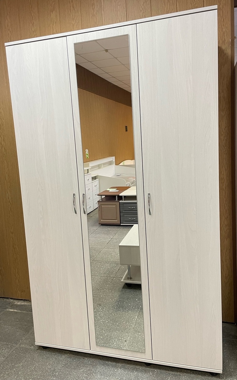 Шкаф Ш-10 (зеркало) Шкаф Ш-10 (зеркало)