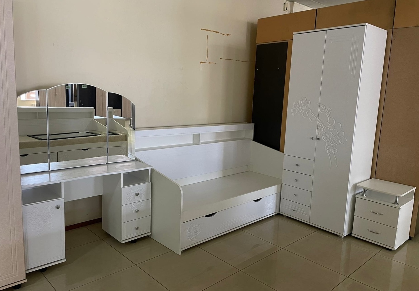 Спальный гарнитур в наличии Спальный гарнитур в наличии