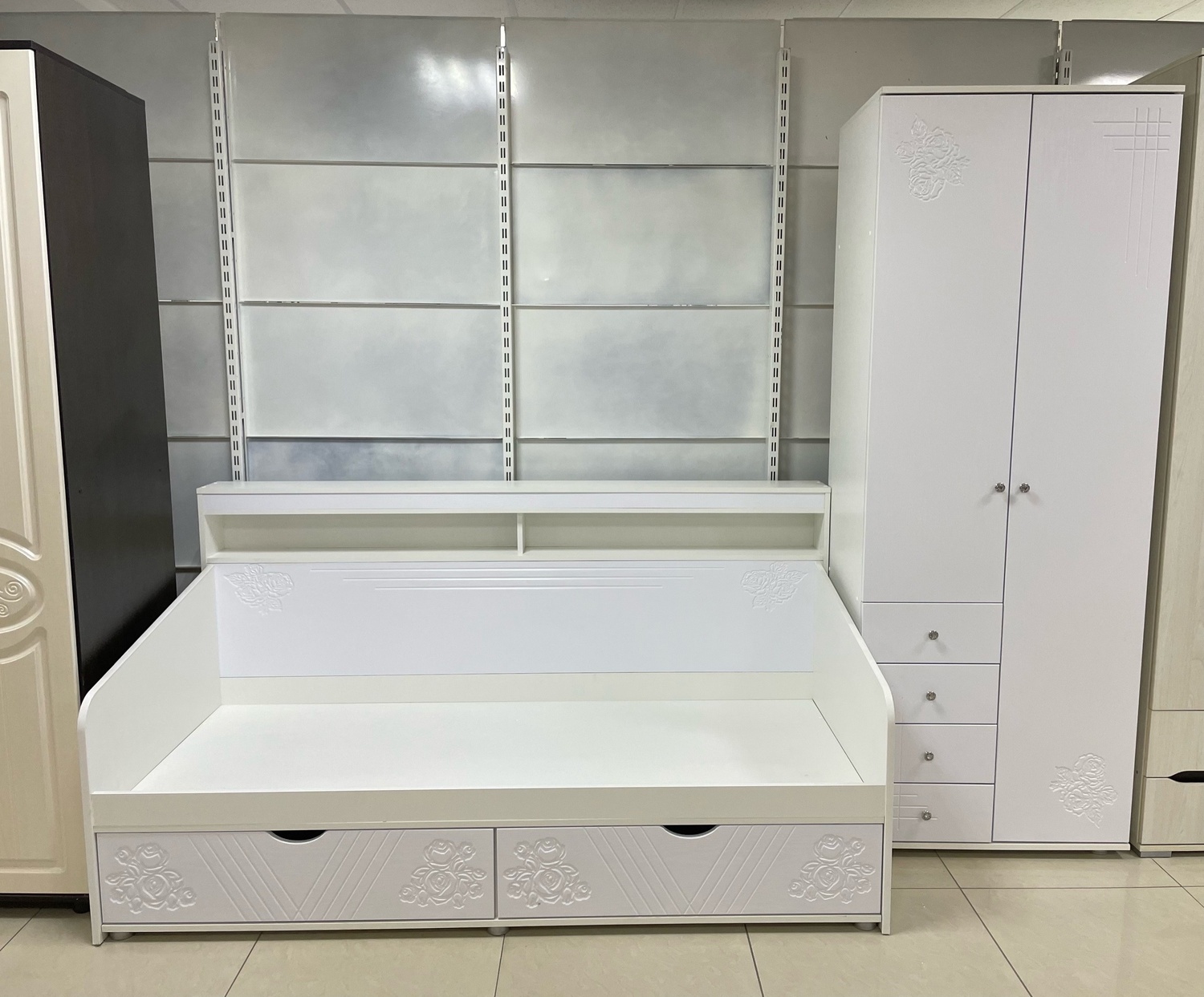 Спальный гарнитур в наличии Спальный гарнитур в наличии